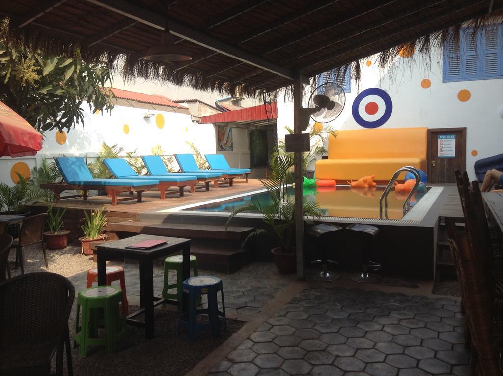 סיאם ריפ The Living Quarters Hostel 543 מראה חיצוני תמונה