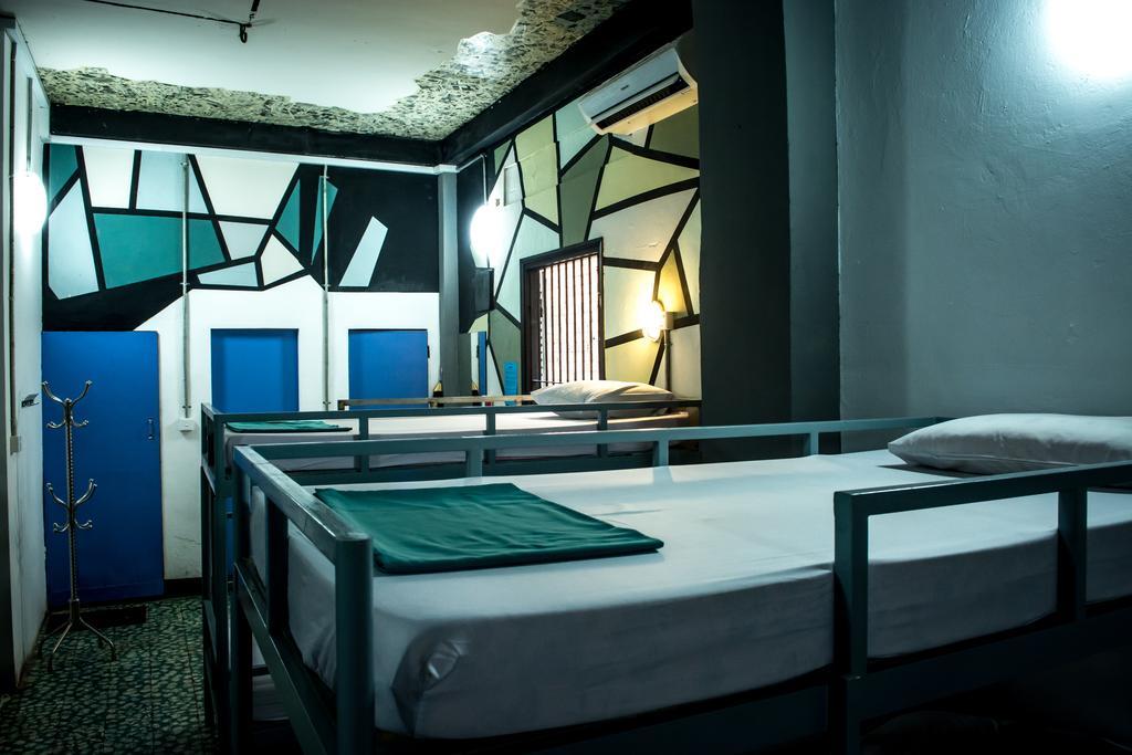 סיאם ריפ The Living Quarters Hostel 543 מראה חיצוני תמונה