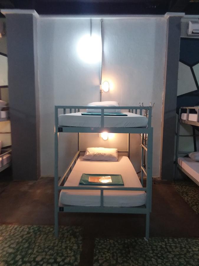 סיאם ריפ The Living Quarters Hostel 543 מראה חיצוני תמונה