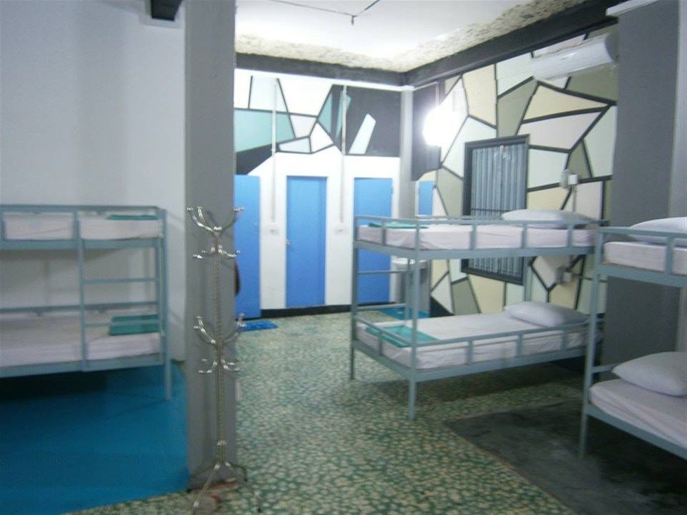 סיאם ריפ The Living Quarters Hostel 543 מראה חיצוני תמונה
